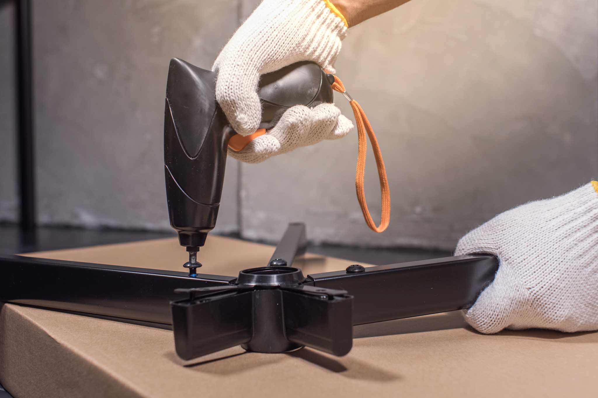 Montering og demontering av kontormøbler og møtebord i Agder – effektiv hjelp før flytt eller omrigg.