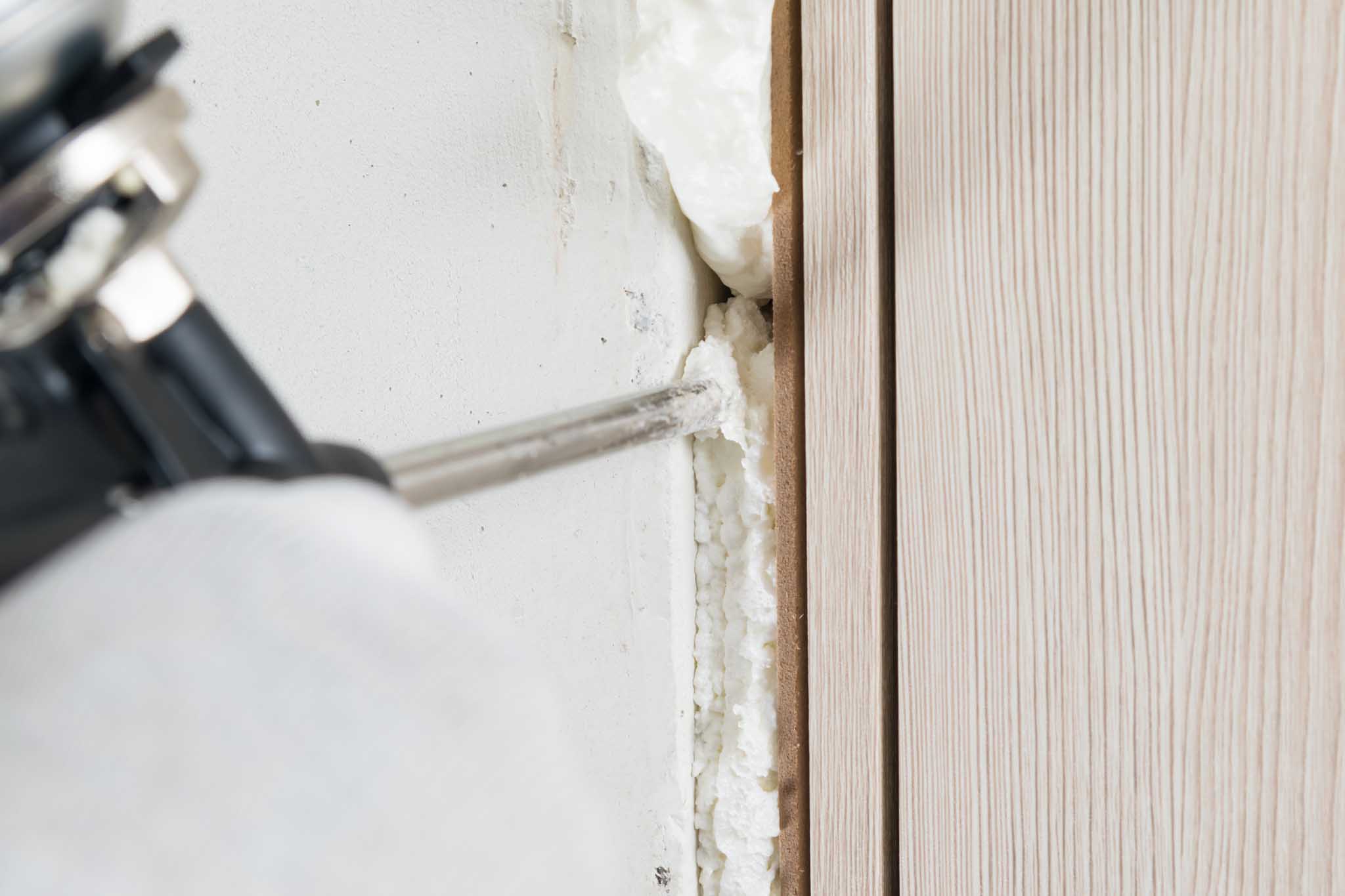 Opprydding etter skadedyr i kjellerbod – rydding, vask og klargjøring før skadedyrbekjemper i Agder.